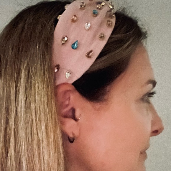 Baby Pink Fabric and Colorful Hued Rhinestone Jewel Headband lined flexible 💖 - Picture 8 of 9